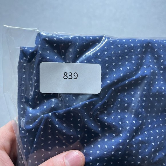 Untuckit Shirt Mens Large Blue Buton Up Triangle Polkadot 100% Cotton Long Sleev - Picture 7 of 7